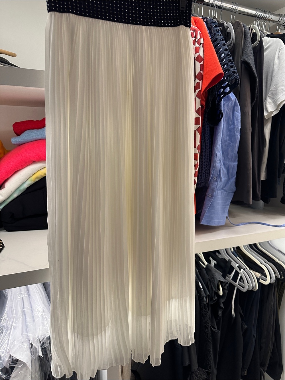 Magic Black and White Ribbed Knit Top